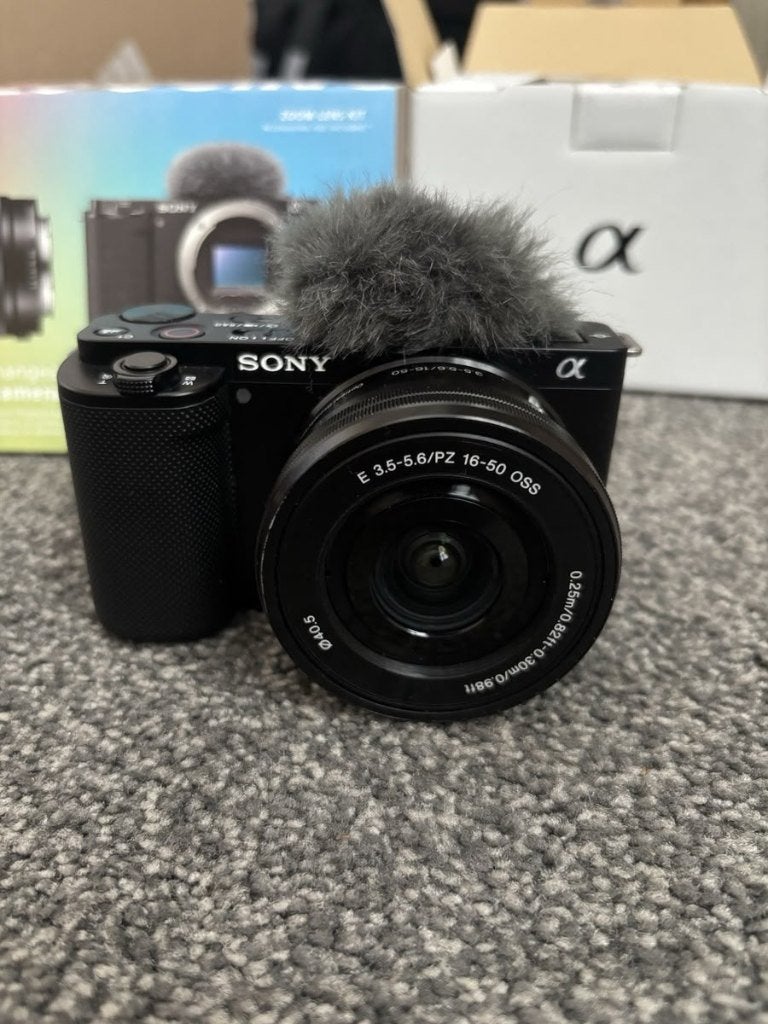 Foto 4 van Sony ZV-E10L 4K Camera + 16-50mm Lens Zwart