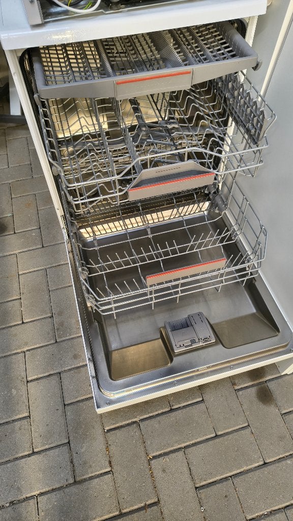 Bosch vaatwasser met WiFi, Minder dan 85 cm, Eco programma, 60 cm of meer, Minder dan 10 liter