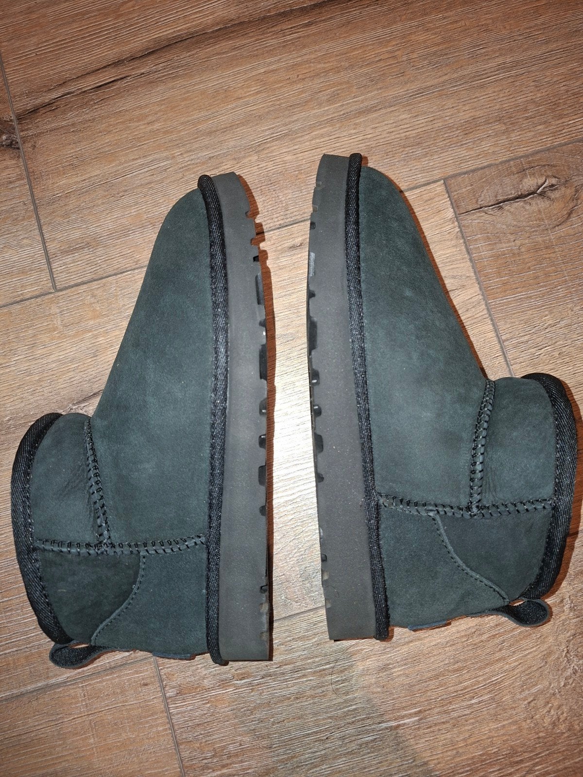 Uggs Classic Ultra Mini Zwart Maat 38, Kleding | Dames, Zwart, Lage of Enkellaarzen, Nieuw, Ophalen of Verzenden