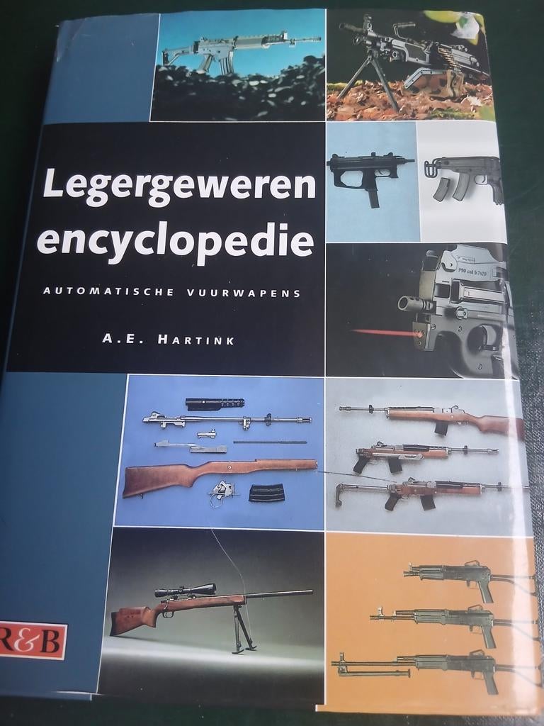 encyclopedie over automatische vuurwapens,, Verzamelen, Ophalen, Nederland, Boek of Tijdschrift