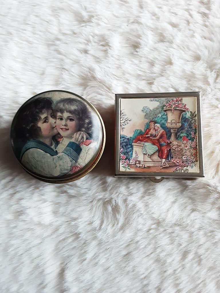MINI Pillen Blikjes. 2 X, Verzamelen, Blikken, Ophalen of Verzenden, Overige