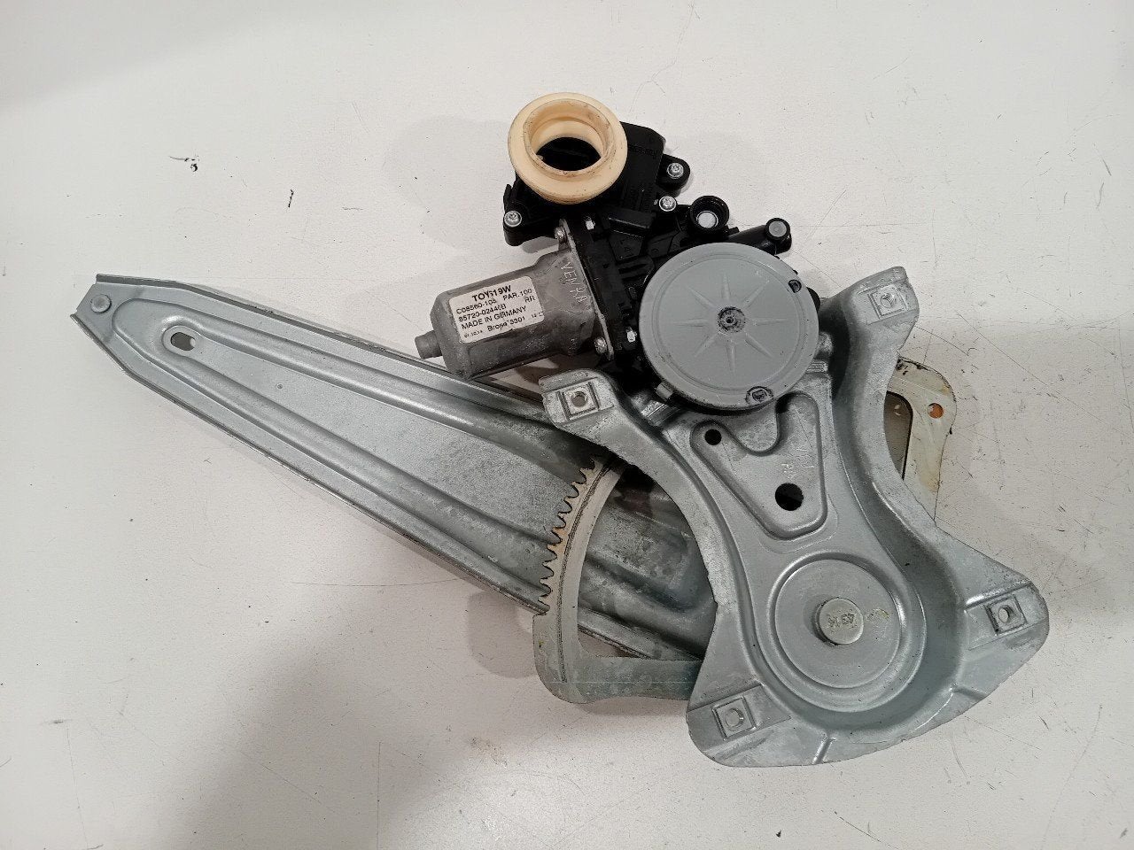 Raammechaniek elektrisch rechts achter Toyota Auris, Onderdelen@venauto.nl, Van der Ven Autorecycling B.V., Gebruikt, Ettenseweg 76, 4706 PB Roosendaal, The Netherlands