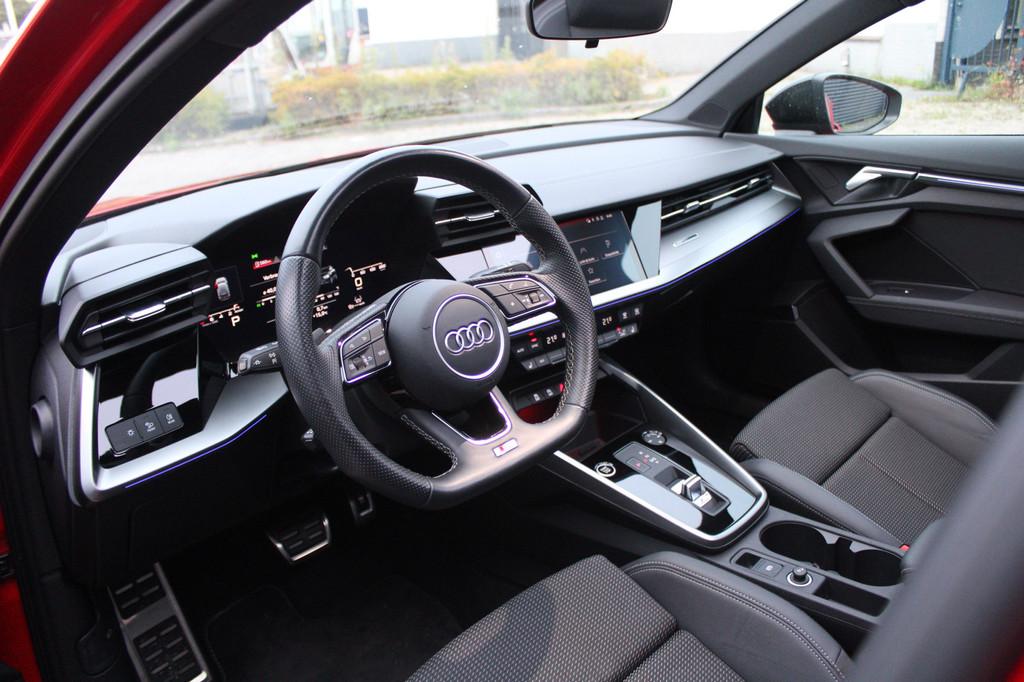 Audi A3 Sportback Audi A3 Sportback 35 TFSI |3x S-Line| Pano, Auto's, 1498 cc, 1295 kg, 4 cilinders, 150 pk