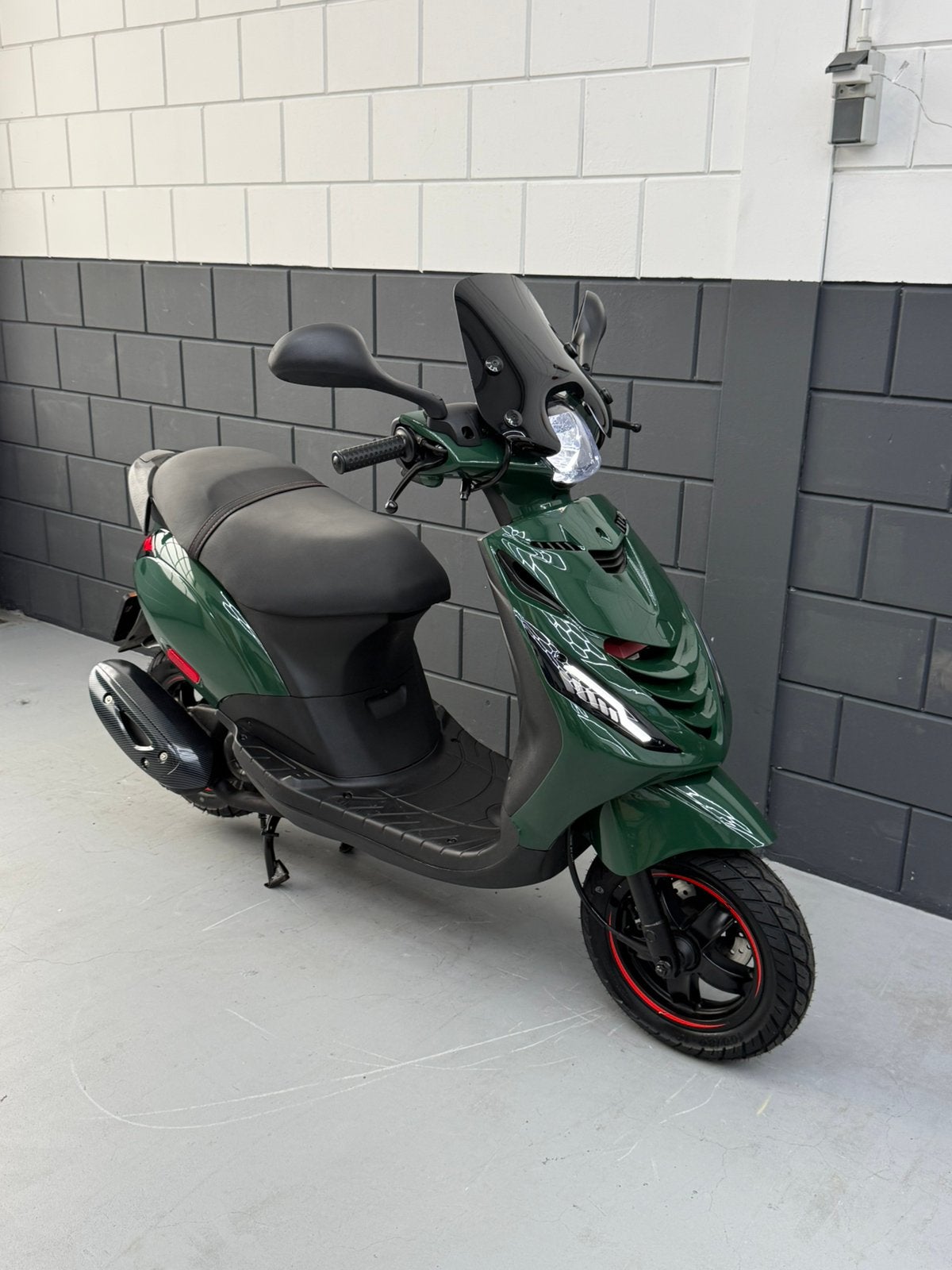 Piaggio Zip Sp Iget 2021 Bromscooter Malossi Vol Opties!, Fietsen en Brommers, Scooters | Peugeot, Ophalen