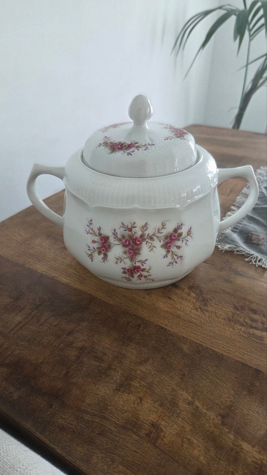 Royal Schwarzburg suikerpot met rozenmotief, Ophalen