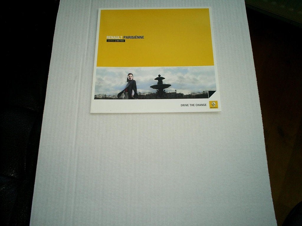 Renault Parisienne Serie Limitee o.a. Laguna / Megane 2011, Verzenden, Zo goed als nieuw, Renault