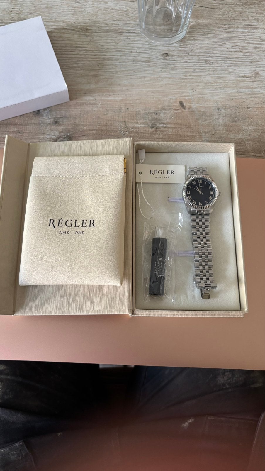 Regler horloge, Ophalen of Verzenden, Zo goed als nieuw, Ogen