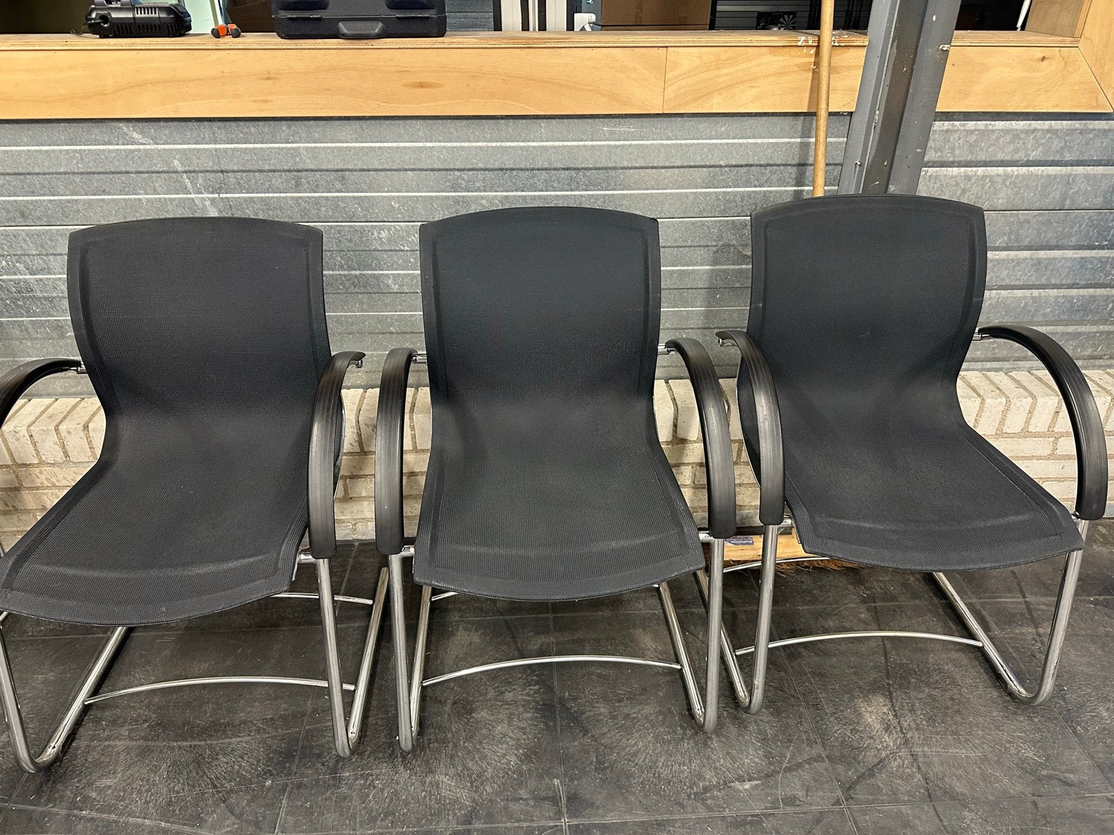 Set van 3 stoelen met stevig aluminium frame, Huis en Inrichting, Stoelen, Ophalen, Drie, Zwart, Zo goed als nieuw