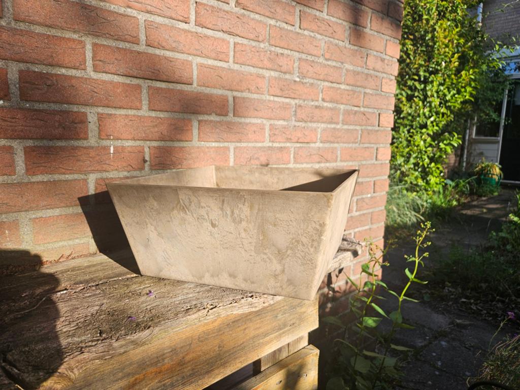 ARTSTONE Schaal Ella plantenbak met waterreservoir, Tuin en Terras, Bloembakken en Plantenbakken, Kunststof, Gebruikt, Minder dan 30 cm