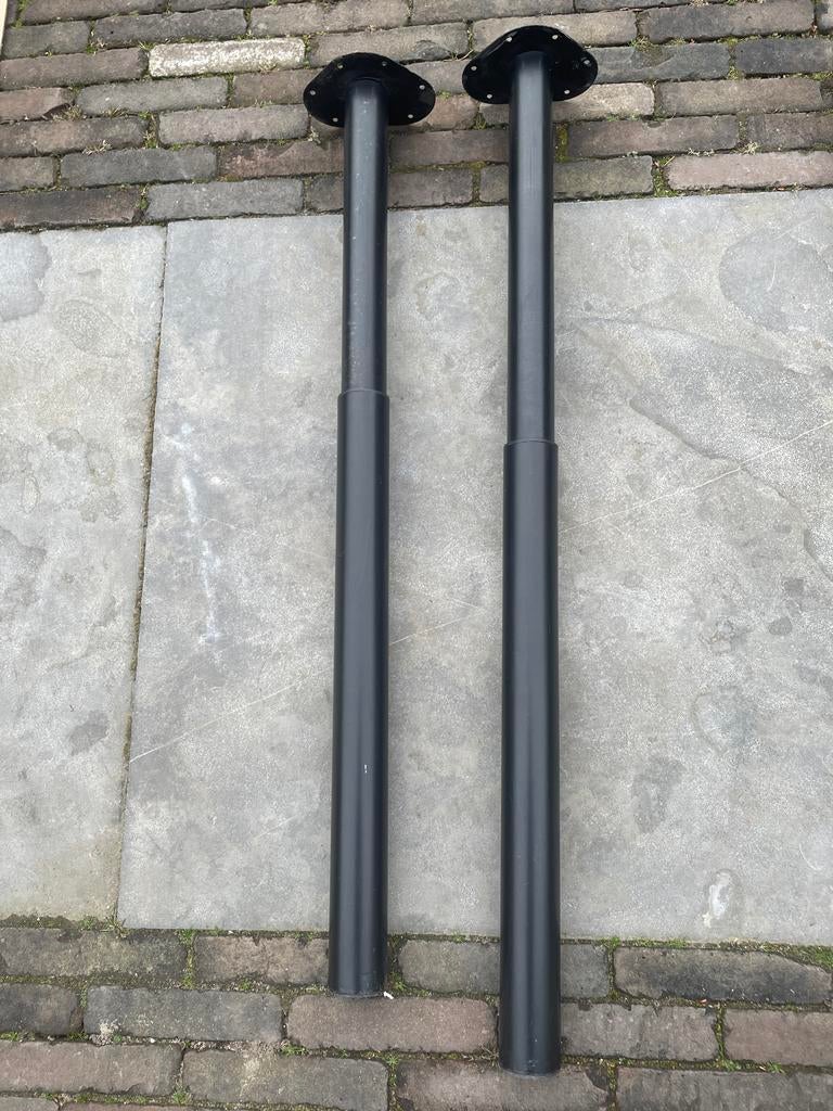 Twee zwartstalen verstelbare meubelpoten, Ophalen, Tafelpoot, Gebruikt, 50 tot 100 cm