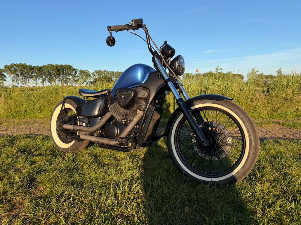 Honda VT600 (shadow) Bobber, 2 cilinders, Chopper, Gebruikt, Particulier
