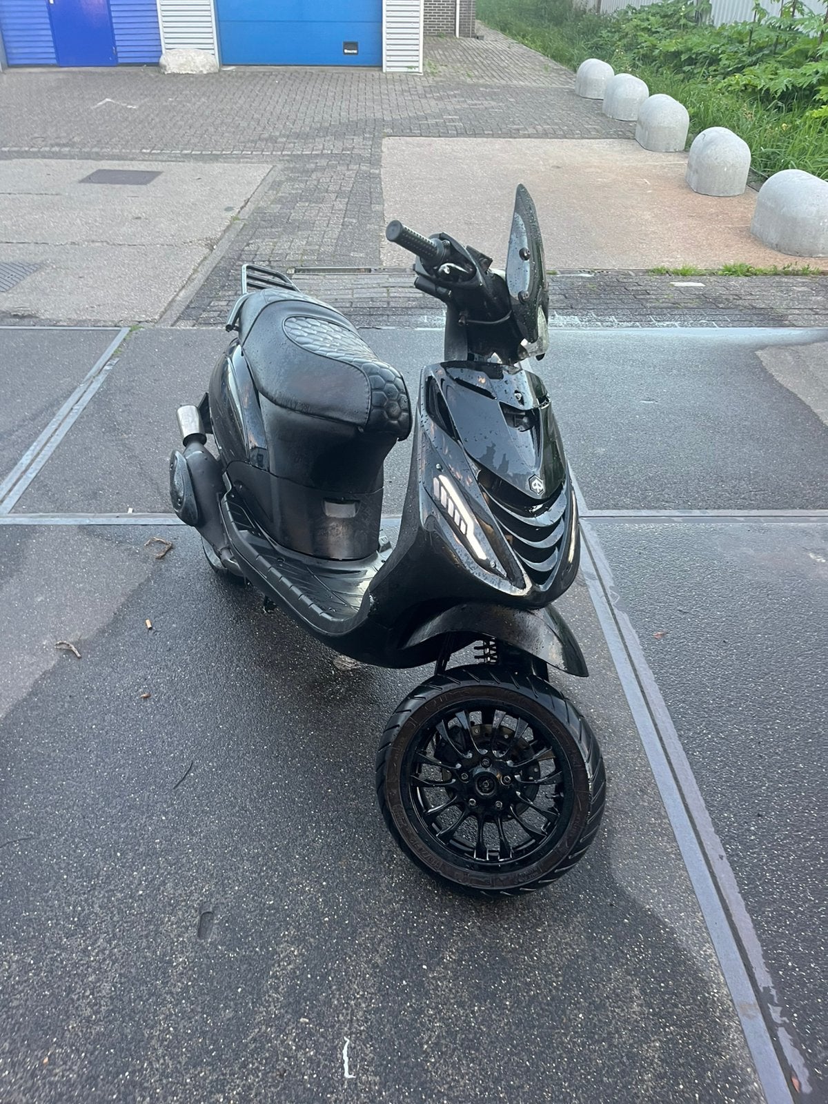 Zip 70cc te koop of teruil tegen vespa 80cc, Fietsen en Brommers, Scooters | Piaggio, Ophalen, Tweetakt, Maximaal 45 km/u, Zo goed als nieuw