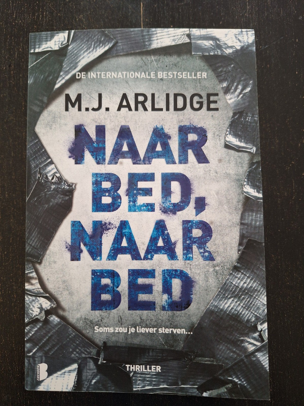 Aamgeboden diverse titels van M.J. Arlidge, Boeken, Ophalen of Verzenden, Zo goed als nieuw