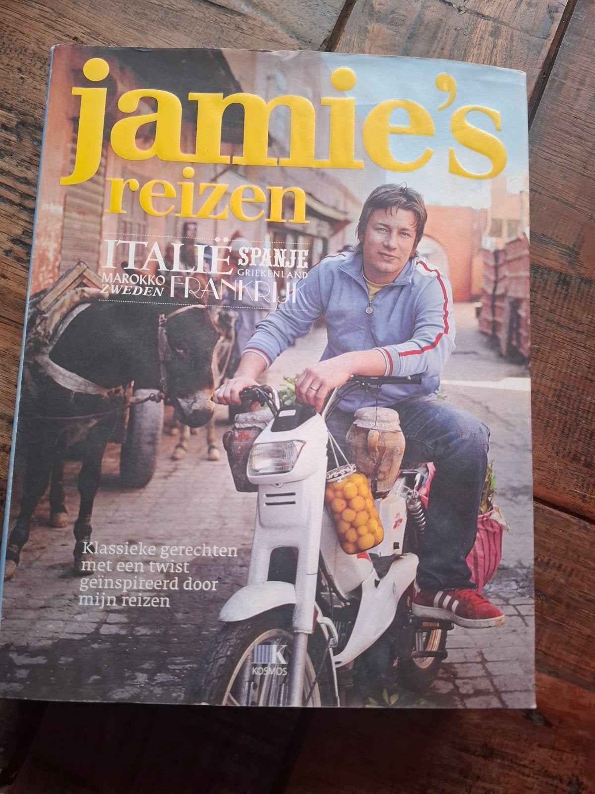 Jamie's Reizen: Klassieke gerechten met een twist, Boeken, Gelezen, Ophalen of Verzenden, Hoofdgerechten, Jamie Oliver