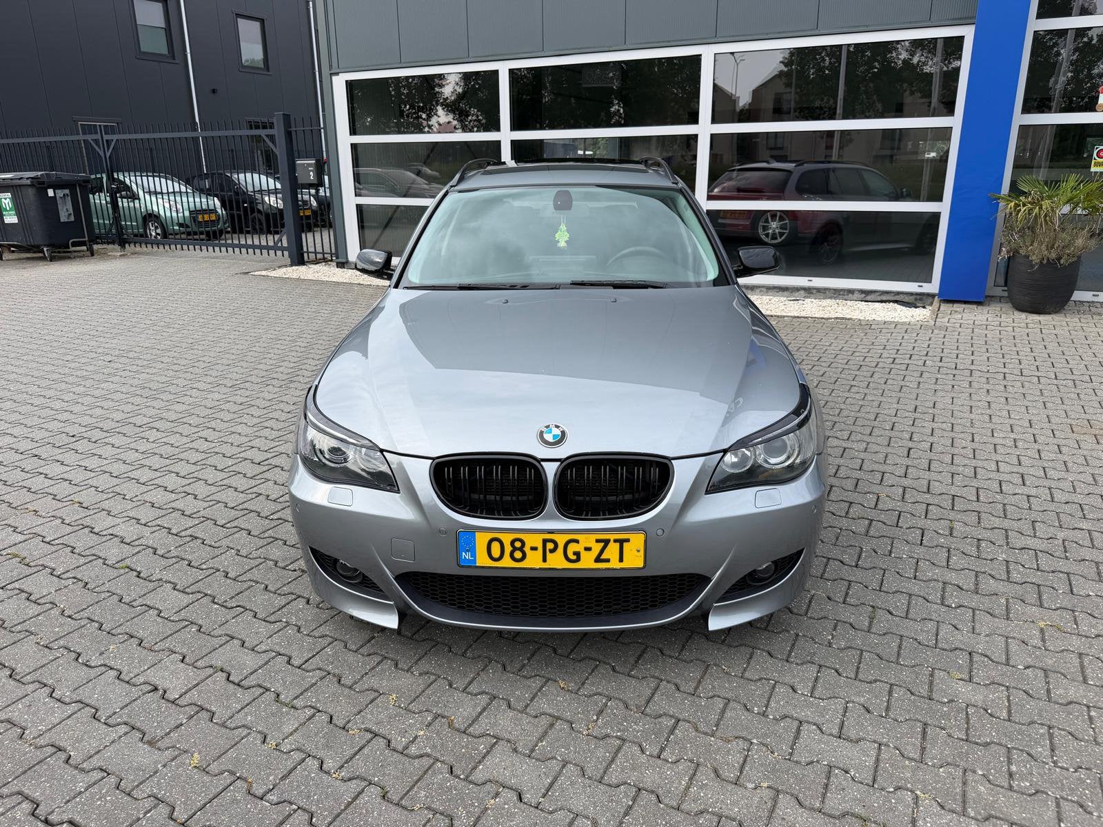 BMW E61 525i Touring LPG – M-pakket, Auto's, Automaat, Achterwielaandrijving, Zwart, Leder