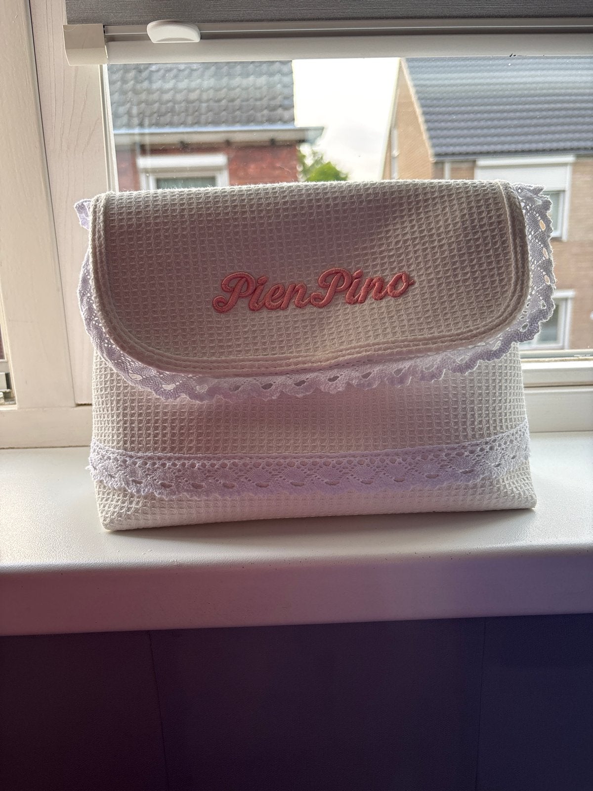 Toilettas 1 vak Pien Pino - Crème met Roze Borduring, Ophalen of Verzenden, Nieuw, Overige kleuren, Meisje