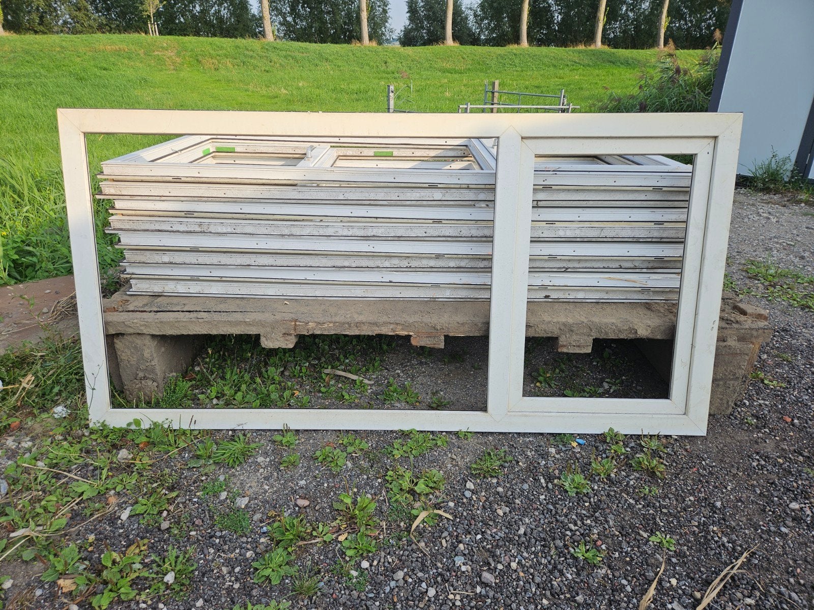 9x Kunststof opdek kozijnen met draai-kiepraam, Doe-het-zelf en Verbouw, Ophalen, Gevelraam of Ruit, Gebruikt, 80 tot 120 cm