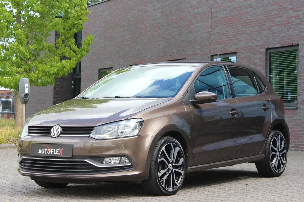Volkswagen Polo 1.2 TSI Comfortline € 9.499,00, 4 cilinders, Bruin, Leder en Stof, Bedrijf