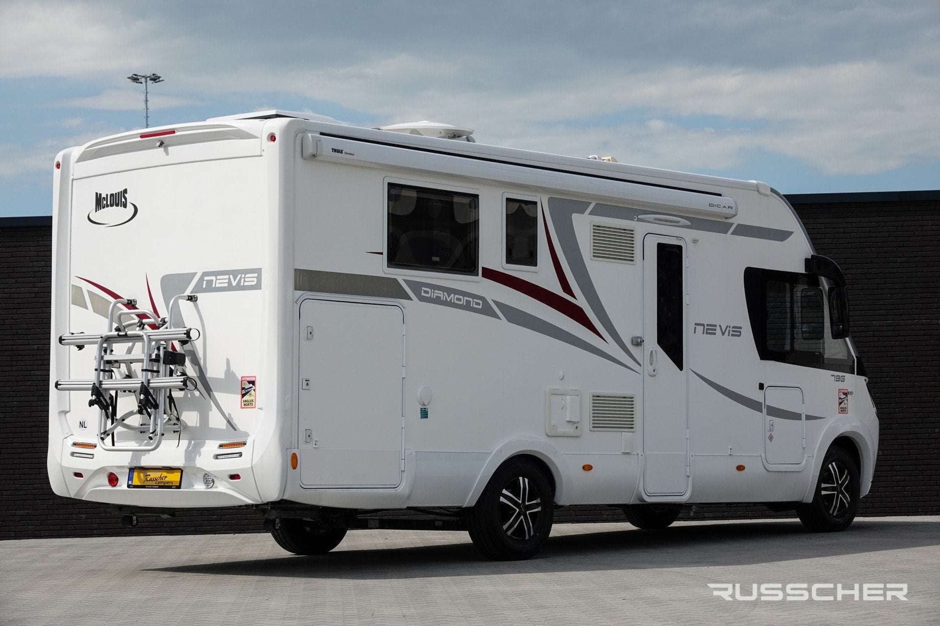 McLouis Nevis 150Pk | Queensbed | Dakairco | Luchtvering | Z, Integraal, Luifel, Navigatie, 7 tot 8 meter