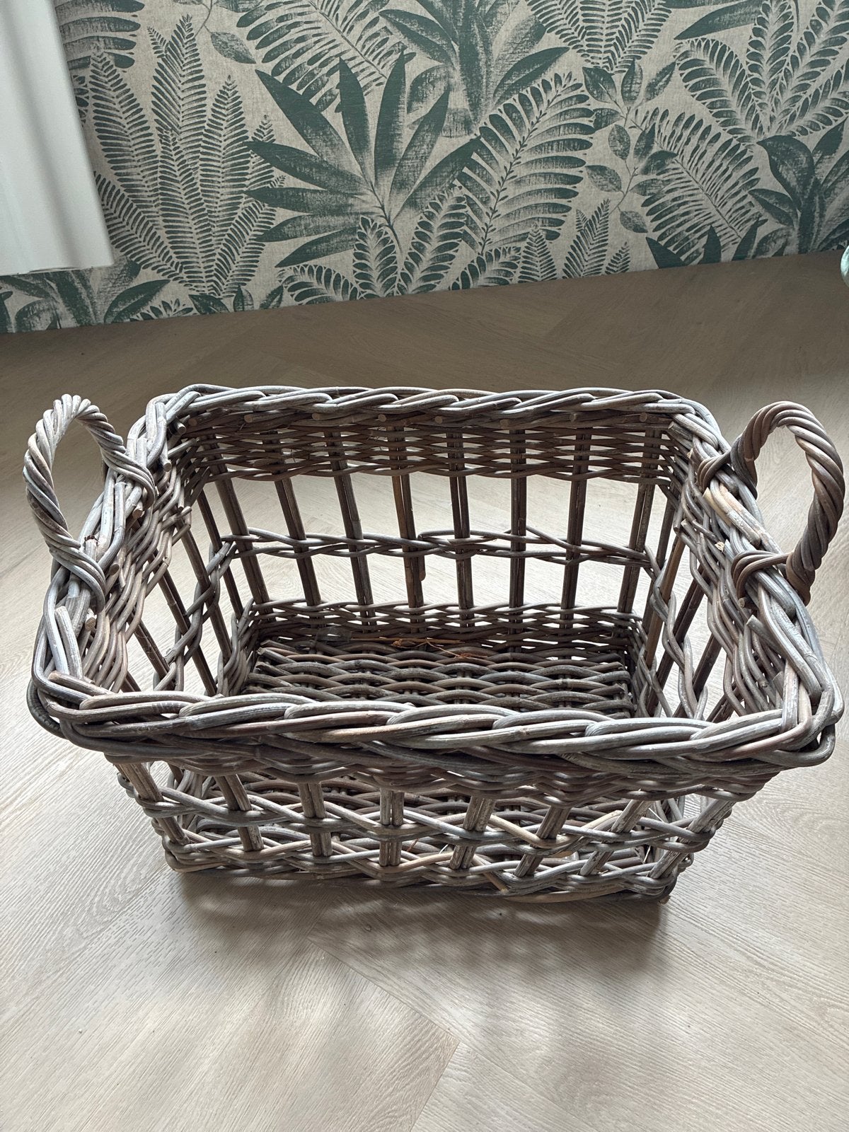 Grote rieten mand met handvatten, Ophalen of Verzenden, Natuurlijk materiaal, Grijs, Landelijk