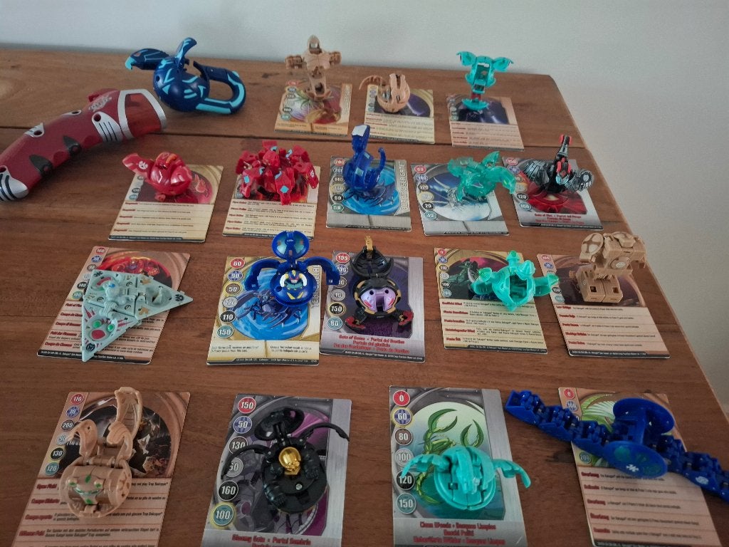 Bakugan ballen, kaarten en hand launcher, Ophalen of Verzenden, Zo goed als nieuw