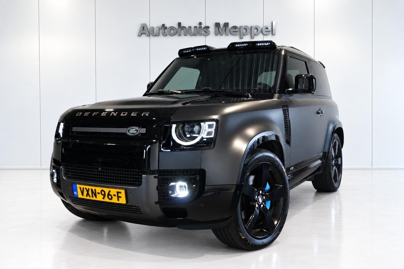 Land Rover Defender 5.0-V8*URBAN*Carpathian*LuchtV*HUD*360Ca, Automaat, Leder, Automatische klimaatregeling, SUV of Terreinwagen