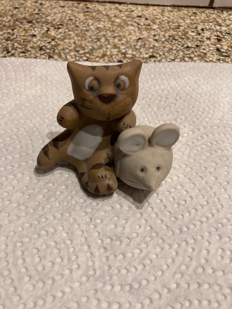 Beeldje poes met muis, Verzamelen, Beelden en Beeldjes, Ophalen of Verzenden, Zo goed als nieuw, Dier