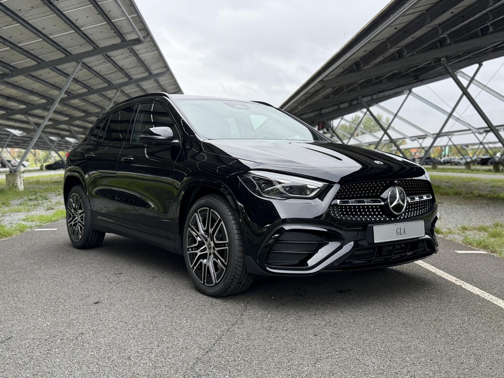 Mercedes-Benz GLA-klasse 250 e 140 Years Edition | AMG line, Auto's, 4 cilinders, 16 kWh, Zwart, Nieuw