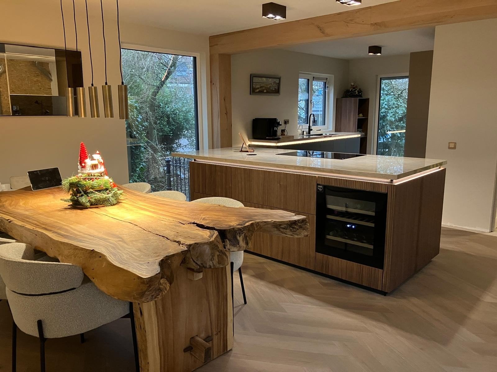 Unieke massief houten eettafel - Suar hout, Huis en Inrichting, Tafels | Eettafels, Ophalen, 100 tot 150 cm, 200 cm of meer, Zo goed als nieuw