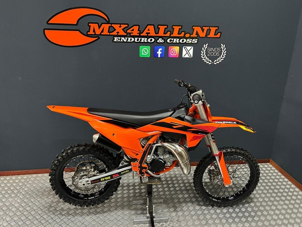 KTM 85 SX 2025 29 uur ! Gr.wielen 19 / 16 inch (bj 2025), Motoren, 85 cc, Bedrijf, Crossmotor