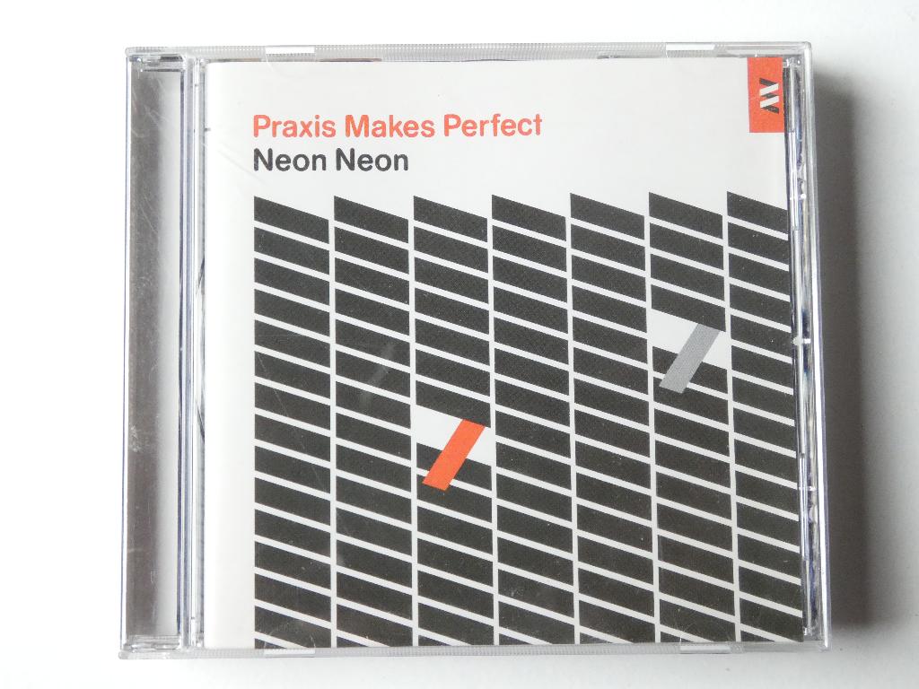 Neon Neon - Praxis Makes Perfect, Verzenden, Gebruikt