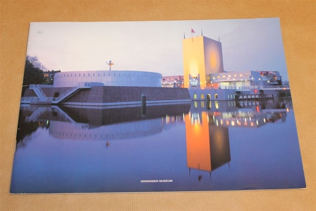 Grote info-uitgave Groninger Museum - 2002, Ophalen of Verzenden, Zo goed als nieuw