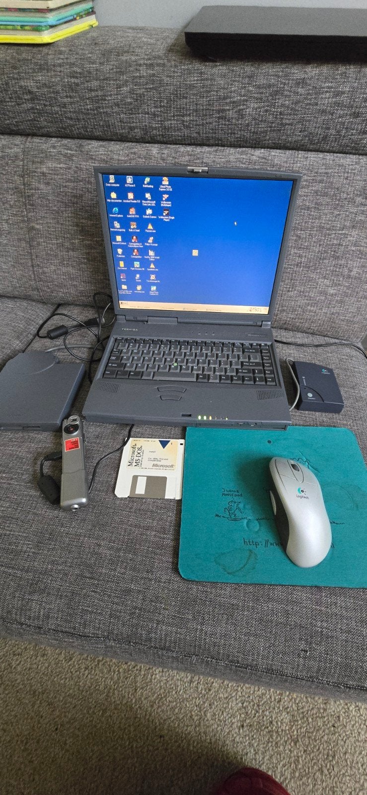 Vintage Toshiba Tecra 8000 Laptop - Pentium II, Windows 98, 6.176 MB, HDD, Minder dan 4 GB, Qwerty