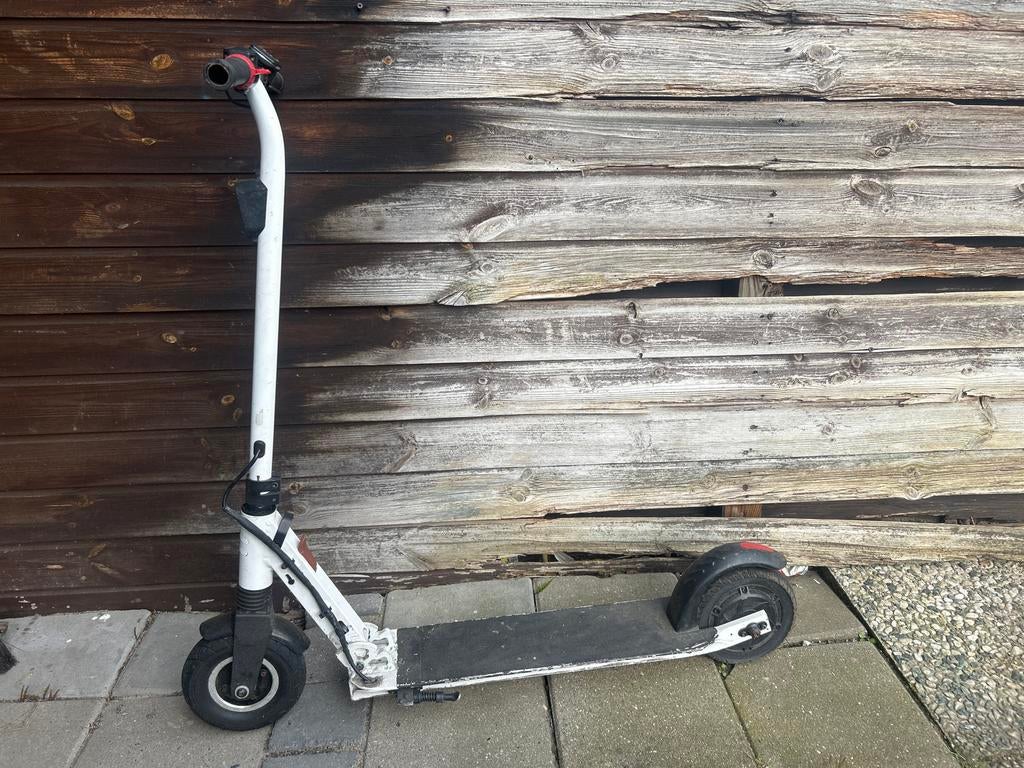 Elektronische kinderstep met oplader, Fietsen en Brommers, Steps, Gebruikt, Elektrische step (E-scooter), Ophalen