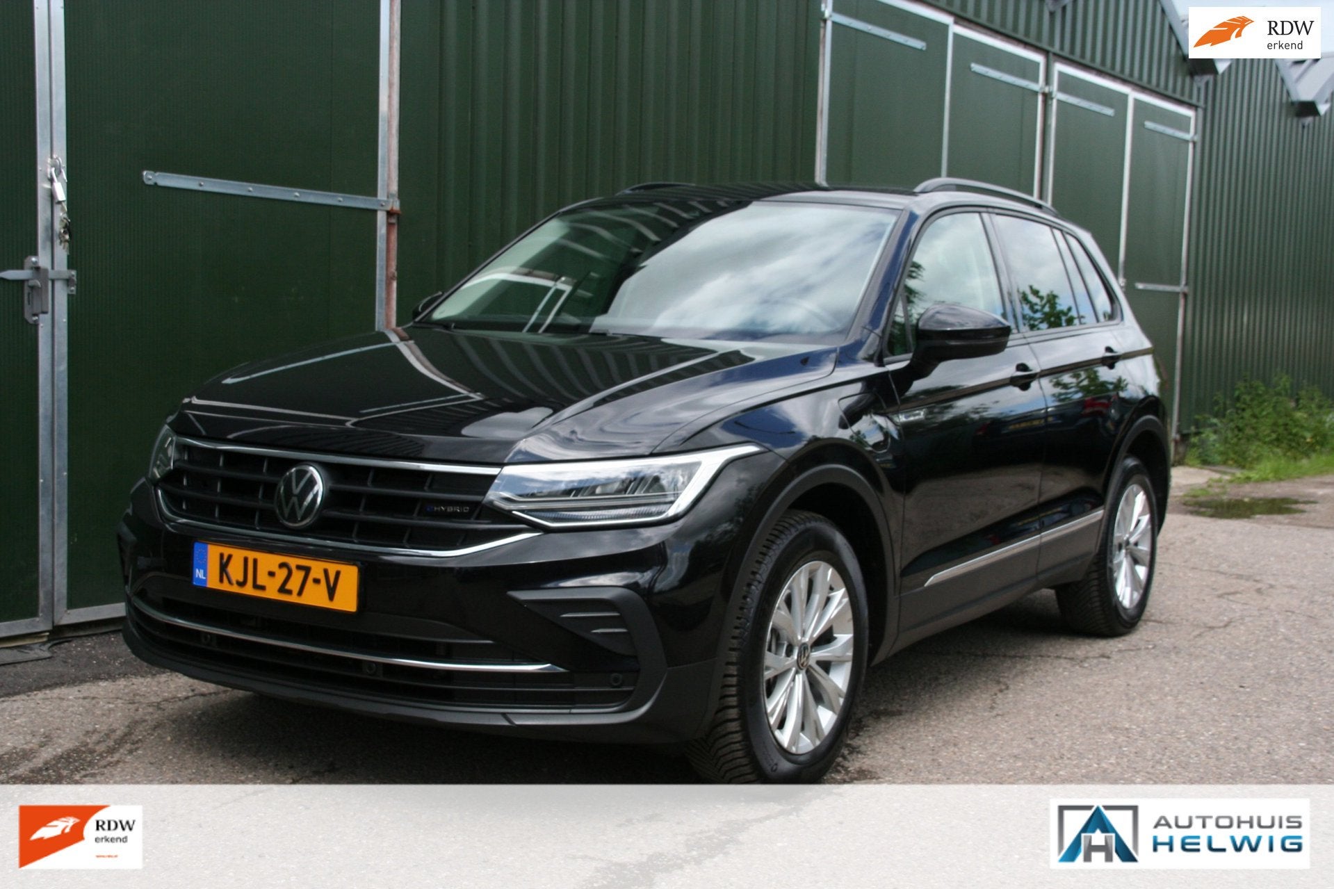 Volkswagen TIGUAN 1.4 TSI eHybrid R-Line Business, SOH 98% N, 1716 kg, Stof, 4 cilinders, Zwart