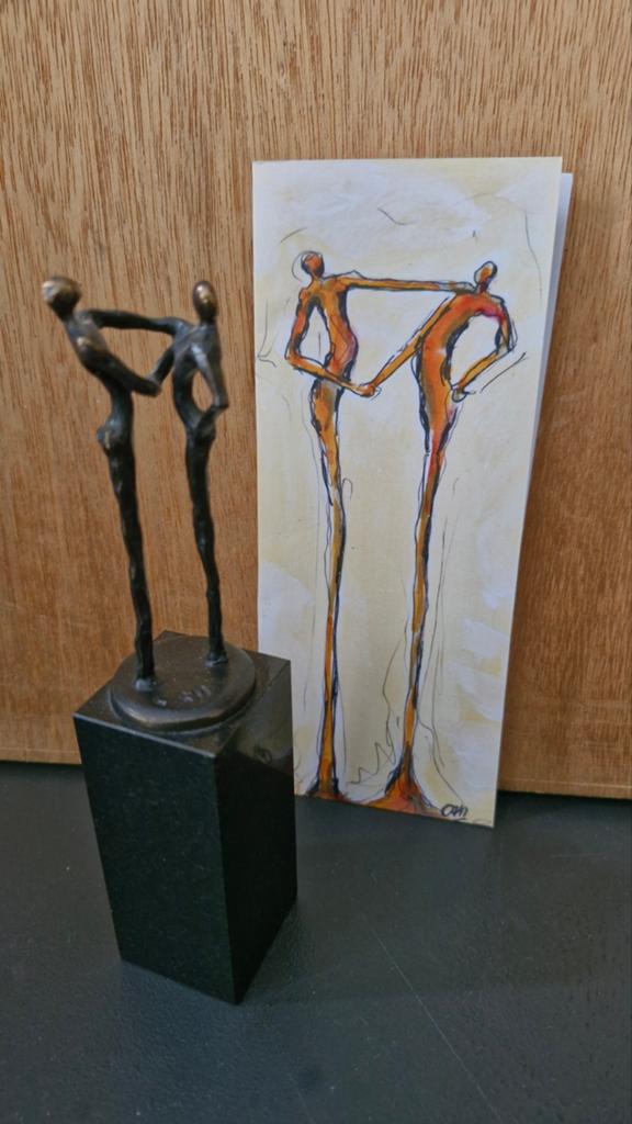 Bronzen beeldje 'Verbondenheid' op sokkel, Artihove, Groep mensen, Minder dan 20 cm, Ophalen of Verzenden, Brons