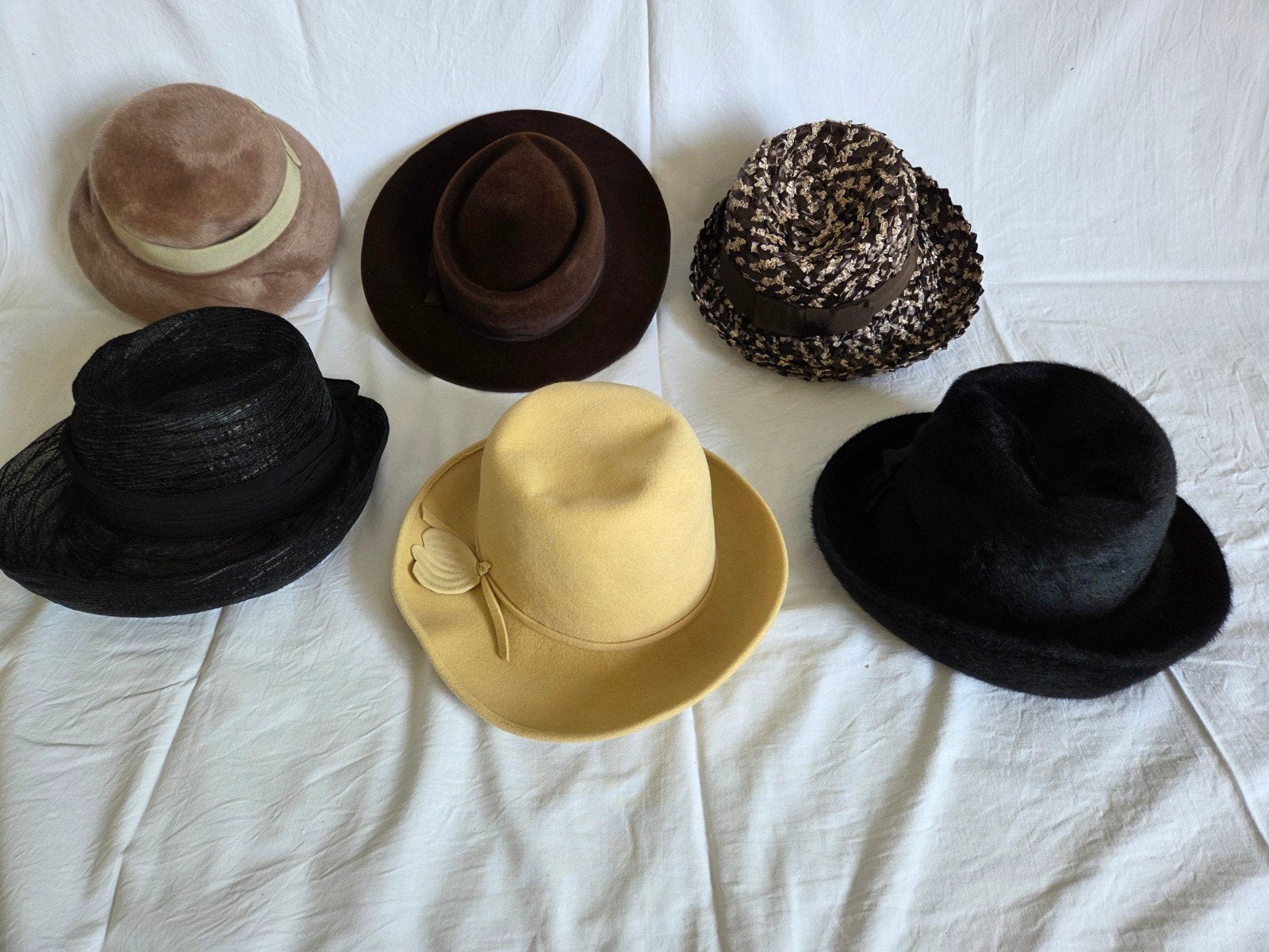 Zes vintage dames hoedjes met strik, Hoed, Onbekend, Gedragen, One size fits all