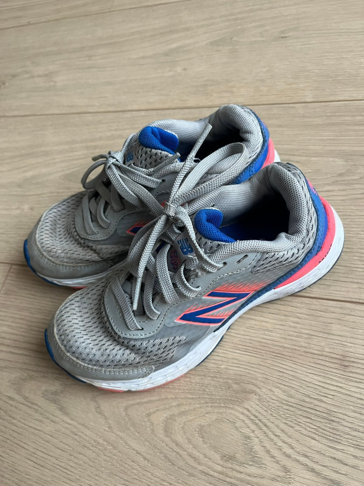 New Balance maat 33, Ophalen of Verzenden, Zo goed als nieuw, Overige sporten, Overige typen
