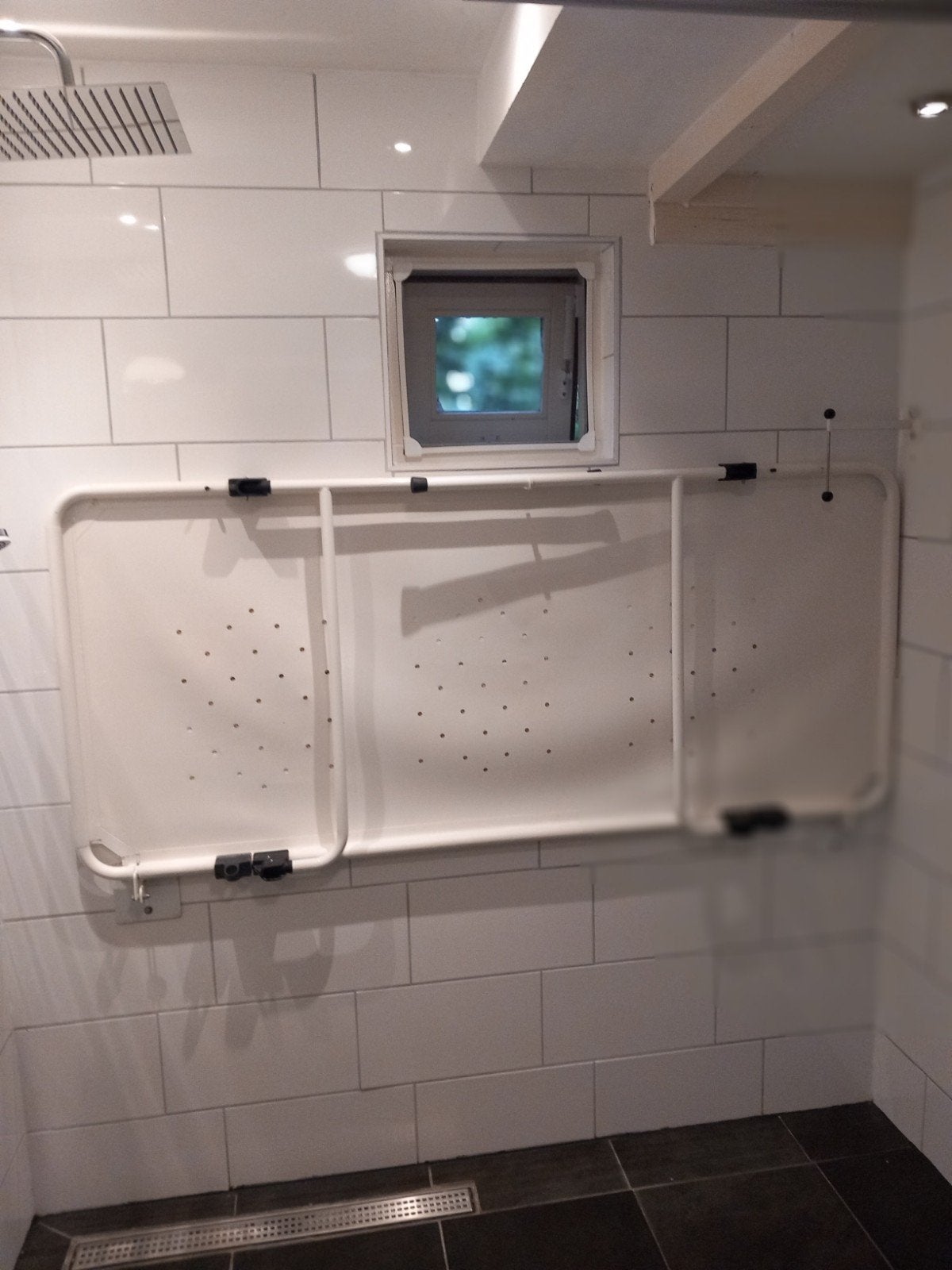 Opklapbare douchebrancard / verzorgingstafel, Ophalen, Gebruikt
