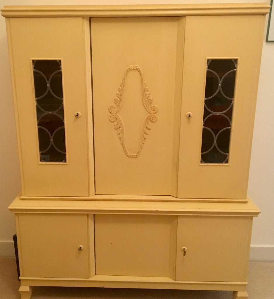 Vintage zachtgele kast met Glas-in-lood details, Ophalen