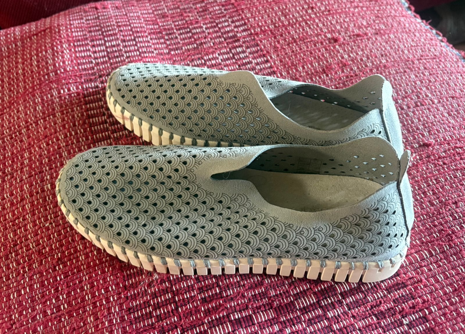 Ilse Jacobsen slip-on, Ophalen of Verzenden, Zo goed als nieuw, Grijs, Sneakers of Gympen