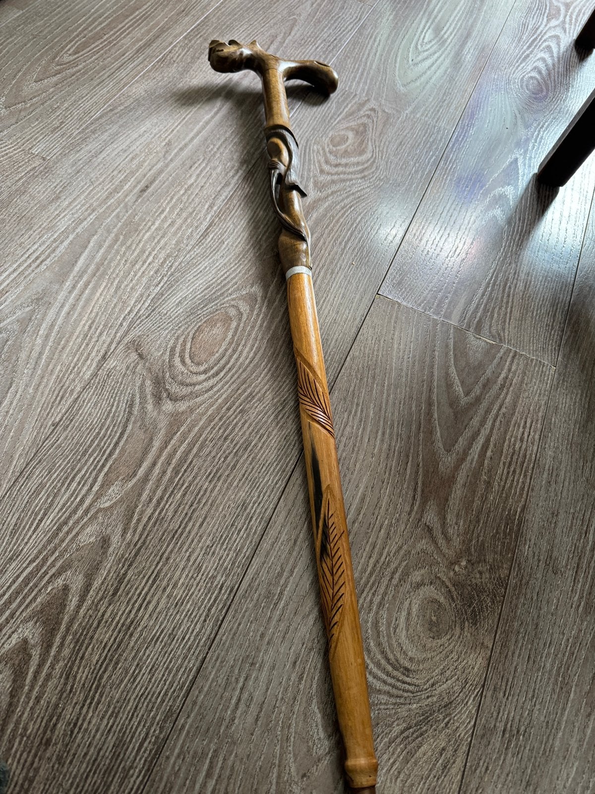 Vintage: Handgestoken wandelstok vermoedelijk uit Bali., Ophalen of Verzenden, Zo goed als nieuw
