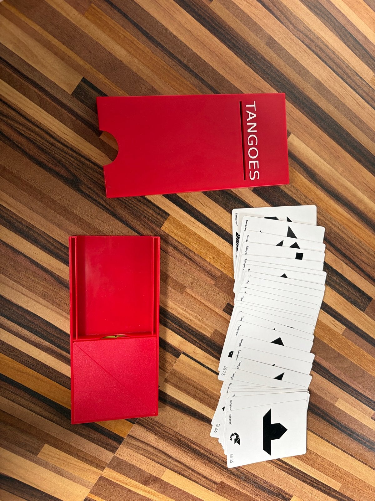 Tangoes puzzelspel met kaarten en rode doos, Een of twee spelers, Ophalen of Verzenden, Zo goed als nieuw