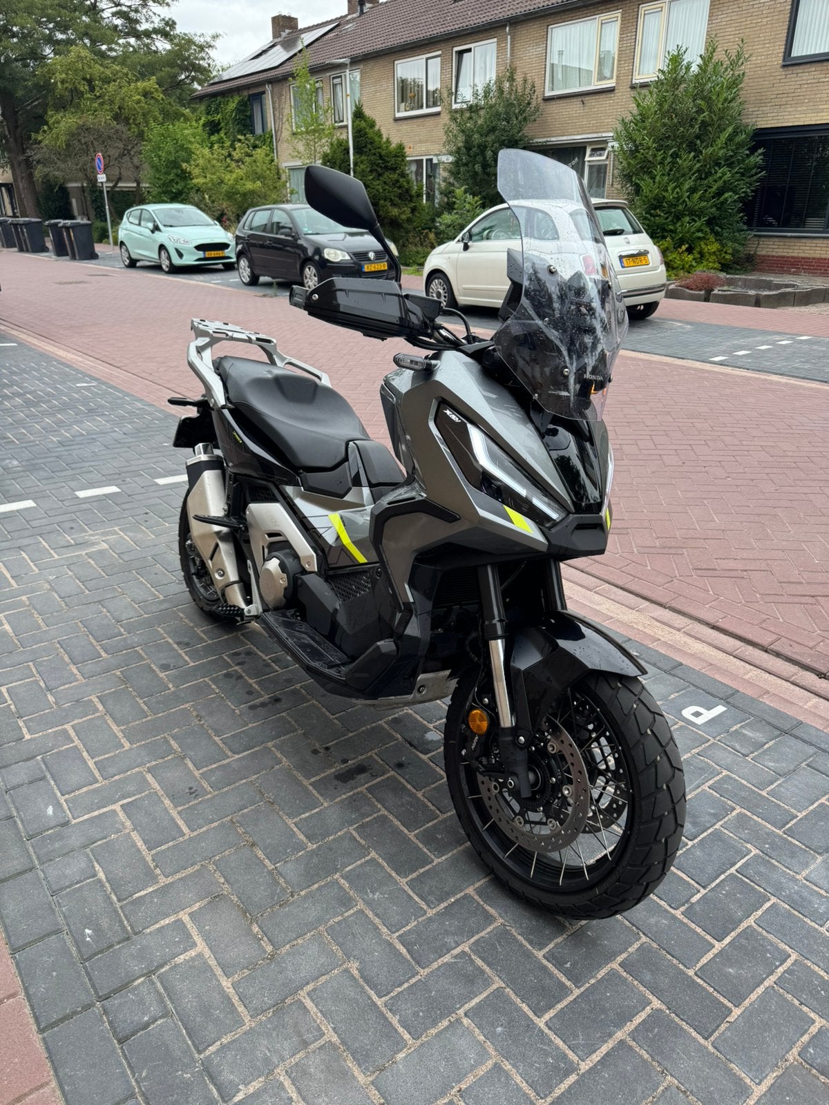 Honda X-ADV 750 | 2024 | 6300km | ZGAN | Handvatverwarming, Particulier, Scooter