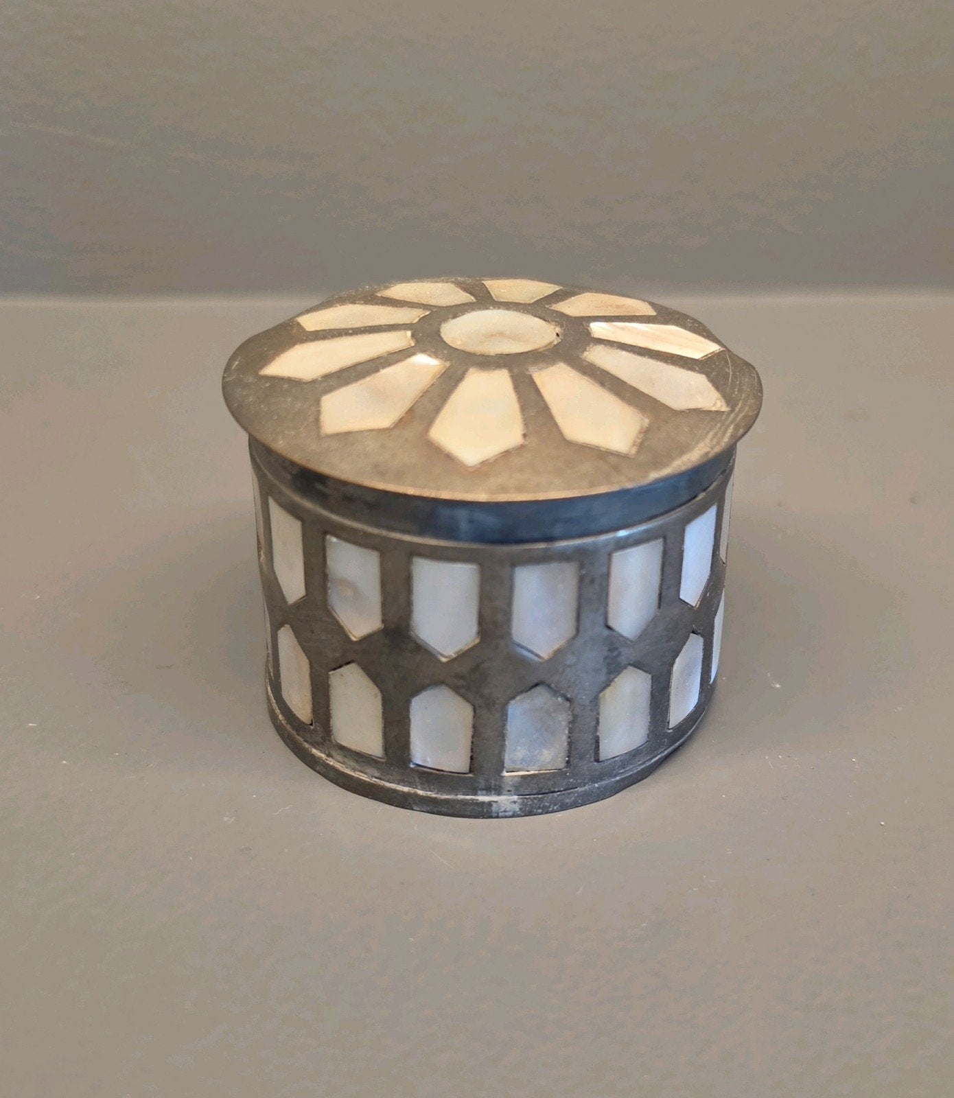 Decoratief doosje met parelmoer inlegwerk, Ophalen of Verzenden