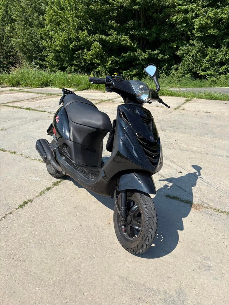 Piaggio zip 125 skr lx / gereviseer/ moet weg!!!, Fietsen en Brommers, Tweetakt, Zip, Ophalen of Verzenden, Zo goed als nieuw