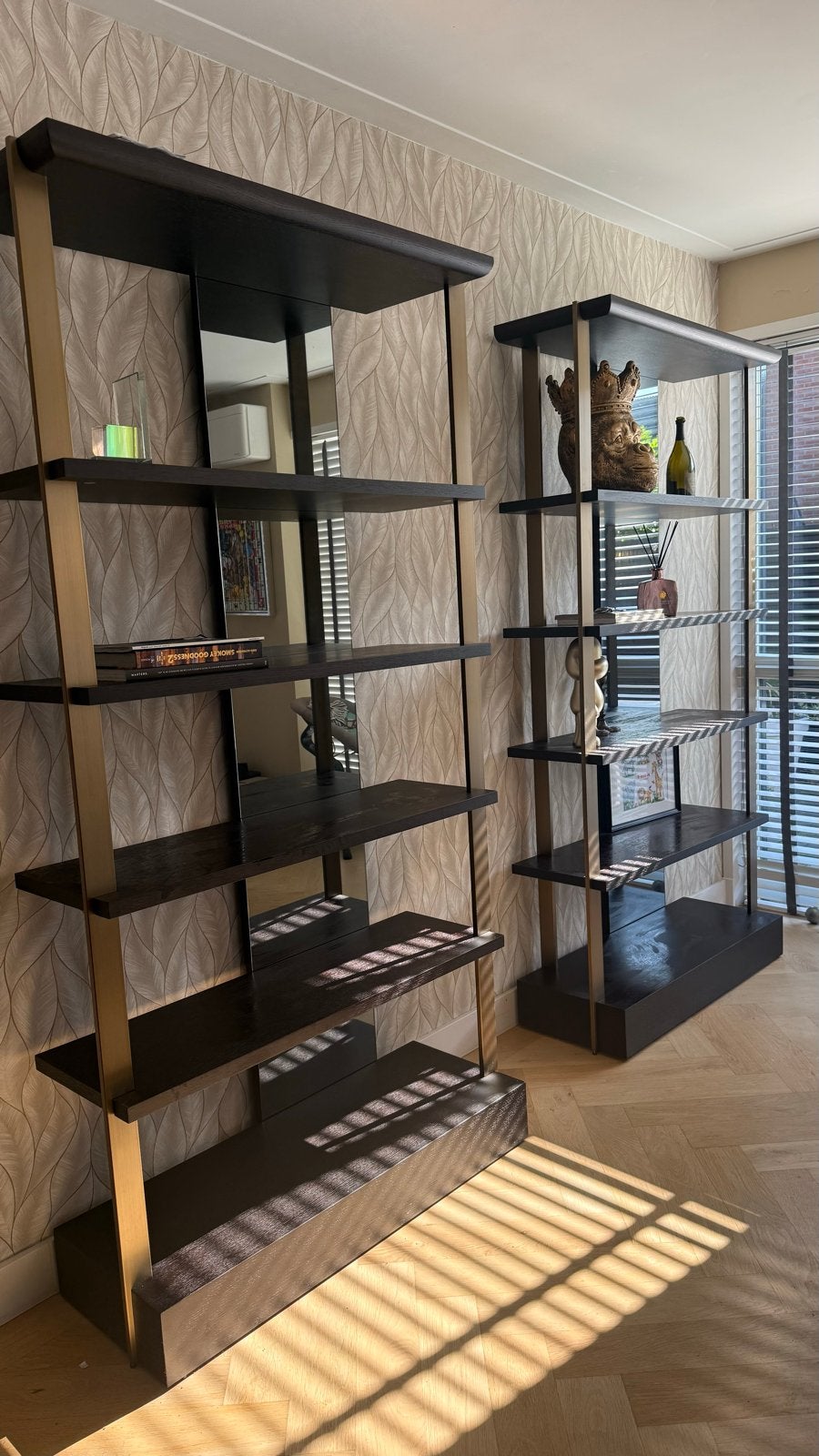 Set van 2 luxe wandkasten / boekenkasten zwart met goud