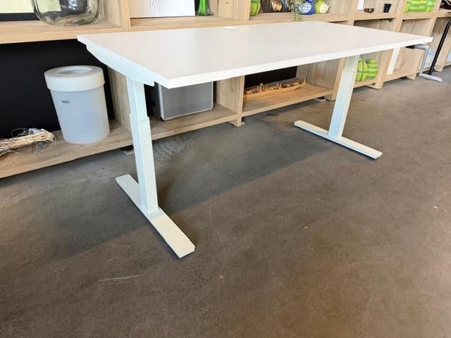 Verstelbaar bureau / tafel met slinger 160x80xH66-88 cm, 160 cm, Gebruikt, Spaanplaat of MDF, In hoogte verstelbaar