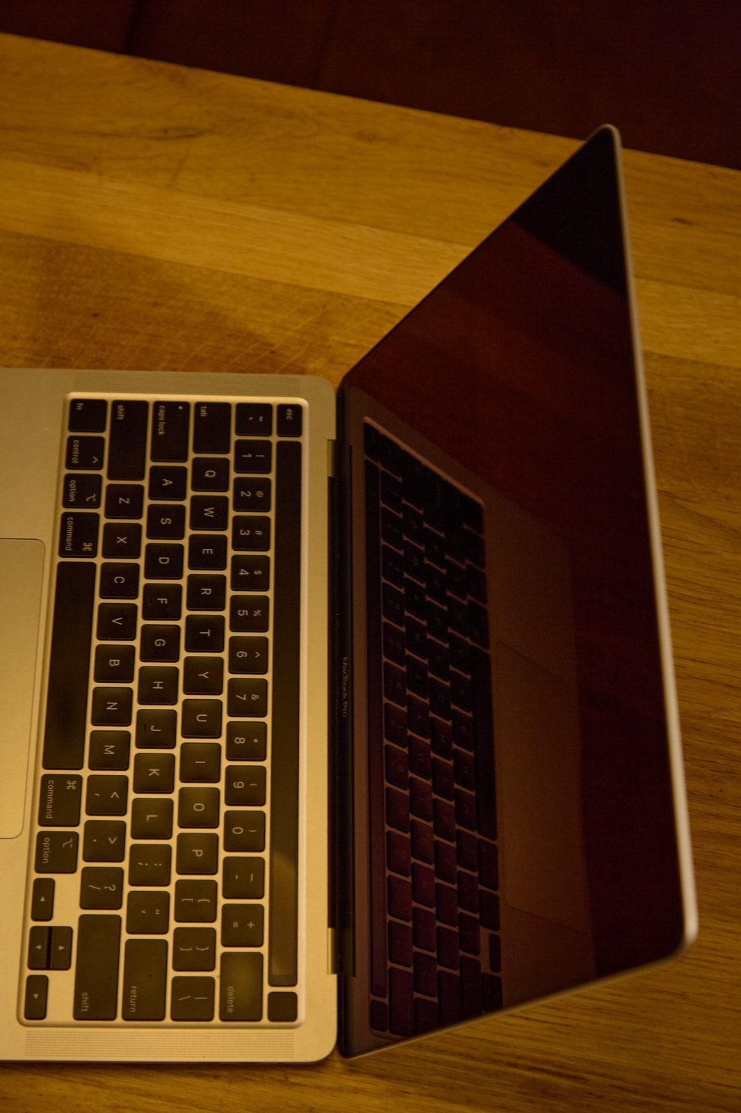 Foto 7 van Macbook pro 13 inch i7 32gb ram 512gb ssd 4 thunderbolt