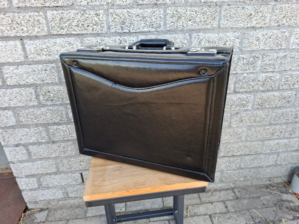 NIEUWSTAAT ONGEBRUIKTE RUNDLEREN PILOTENKOFFER, Nieuw, Ophalen of Verzenden, Minder dan 35 cm, Minder dan 50 cm